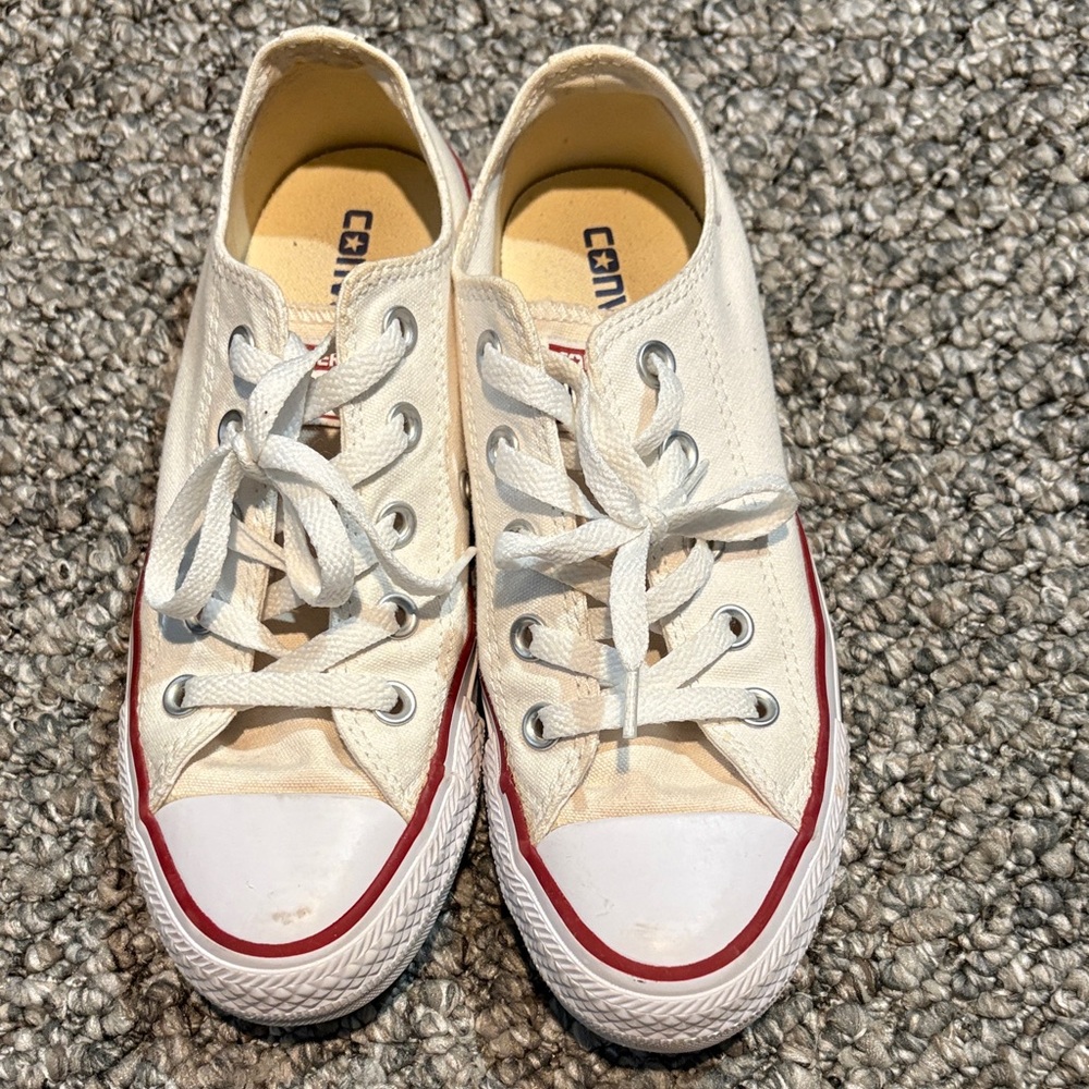 Converse Low Top Canvas Sneakers in Off-White with Red Trim sz 6